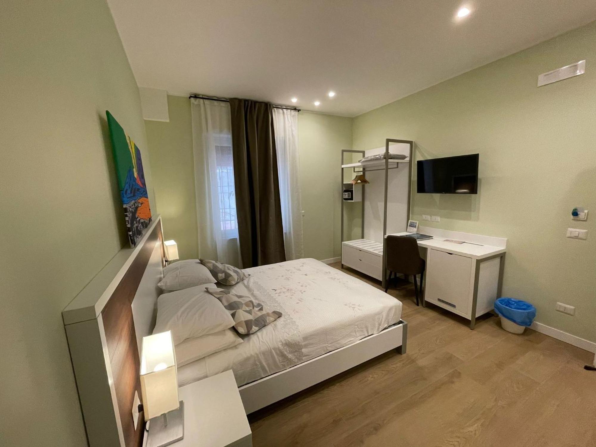 La Casa Di Ily Hotel เนเปิลส์ ภายนอก รูปภาพ