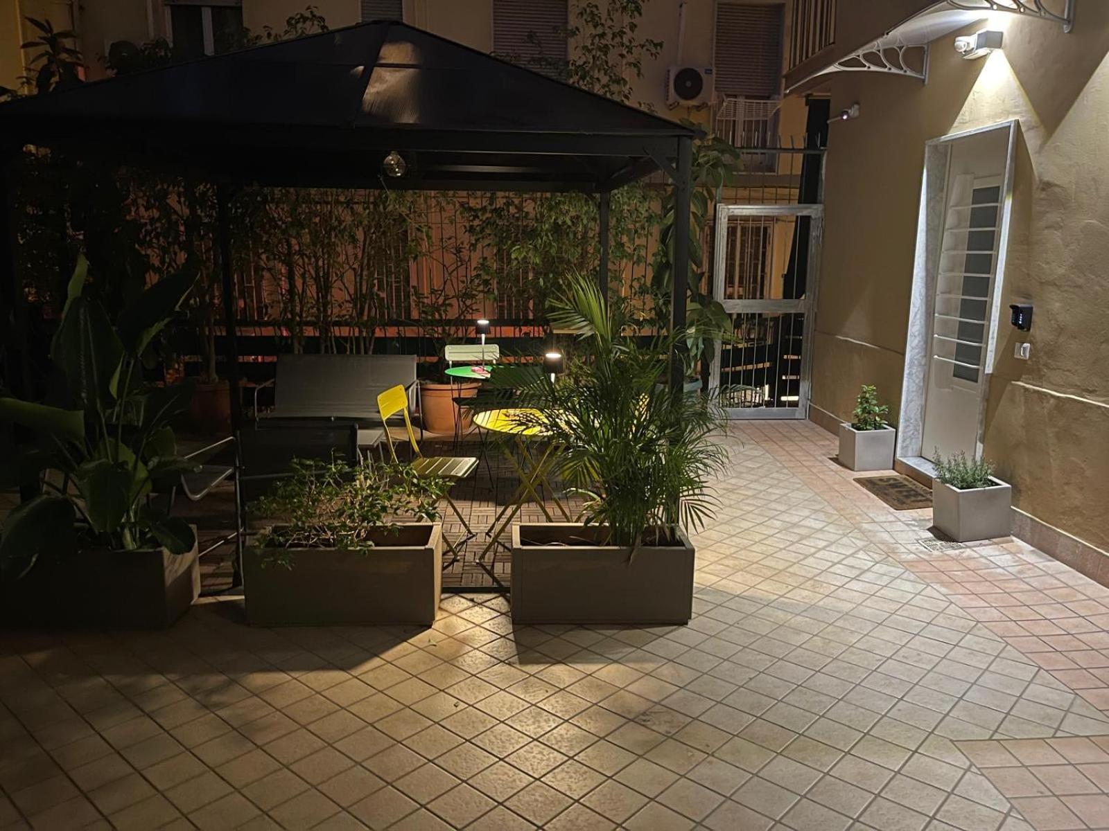 La Casa Di Ily Hotel เนเปิลส์ ภายนอก รูปภาพ